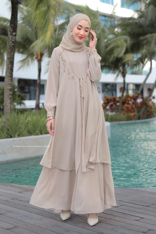 MEDEENA-ABAYA-MOMS-NUDE.1 MEDEENA-ABAYA-MOMS-NUDE.1
