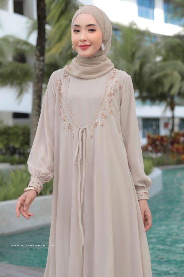 MEDEENA-ABAYA-MOMS-NUDE.3 MEDEENA-ABAYA-MOMS-NUDE.3