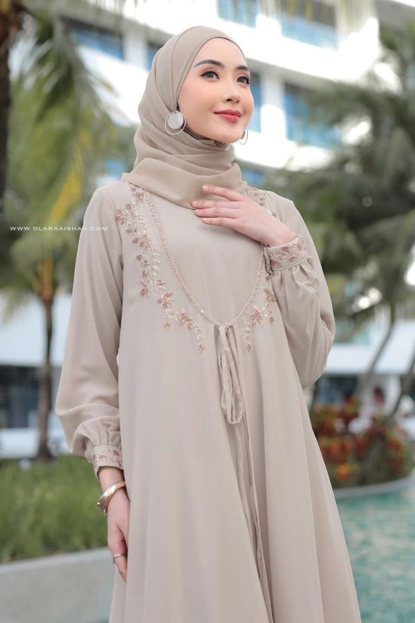 MEDEENA-ABAYA-MOMS-NUDE.4 MEDEENA-ABAYA-MOMS-NUDE.4