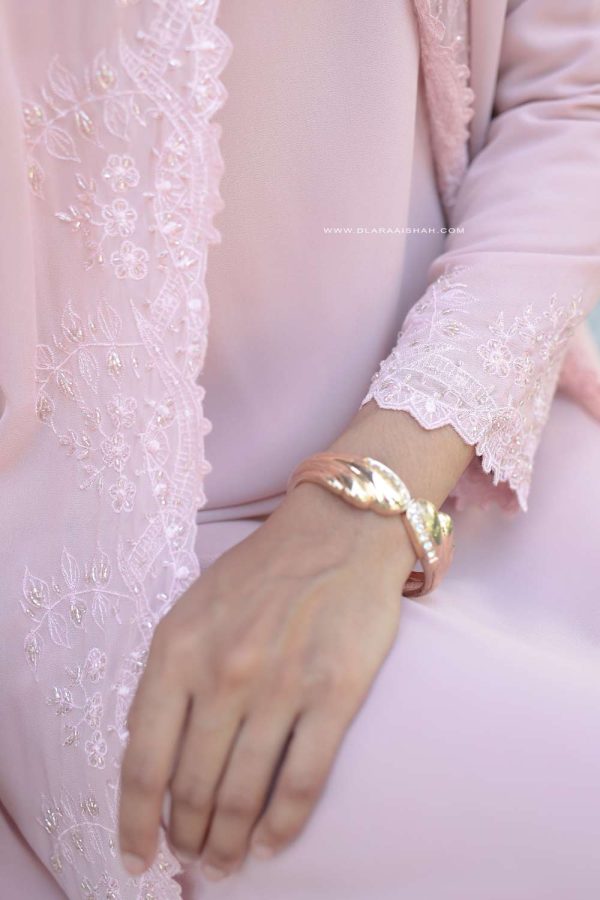 YASMEEN-ABAYA-DUSTY-PINK.5 YASMEEN-ABAYA-DUSTY-PINK.5