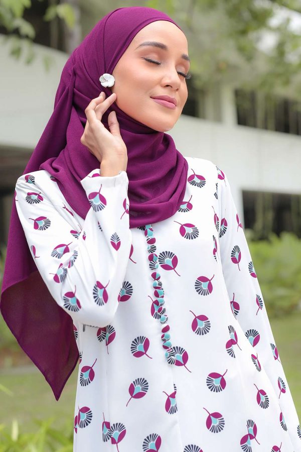 RAESHA.PEACOCK.WHITE.5 RAESHA.PEACOCK.WHITE.5