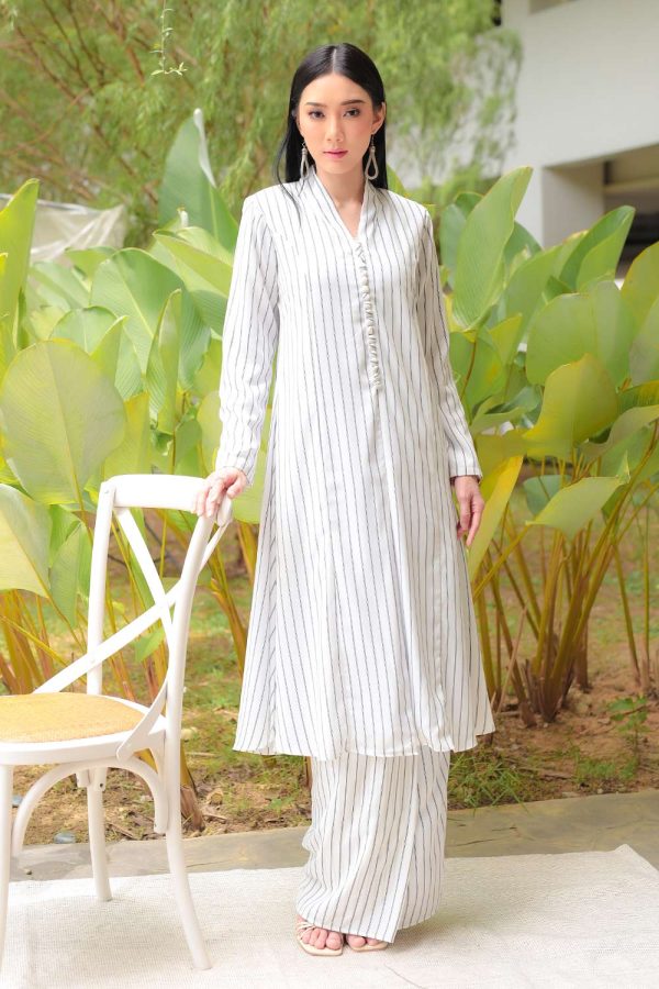 RAESHA.STRIPE.WHITE.2 RAESHA.STRIPE.WHITE.2