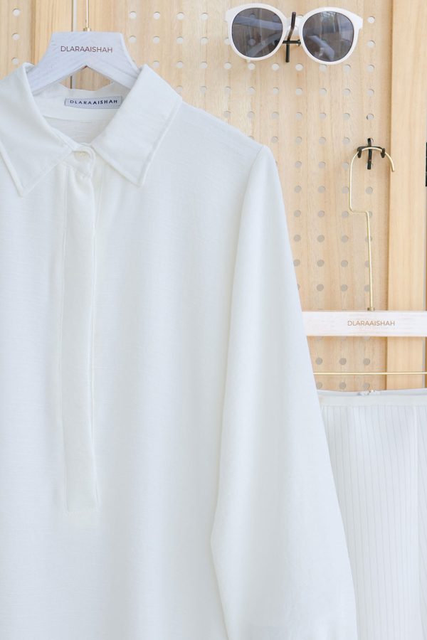 TRIANA.WHITE.1