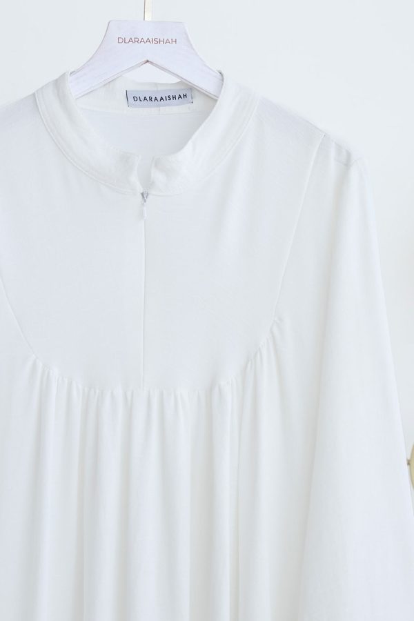 EILARIA.WHITE.1