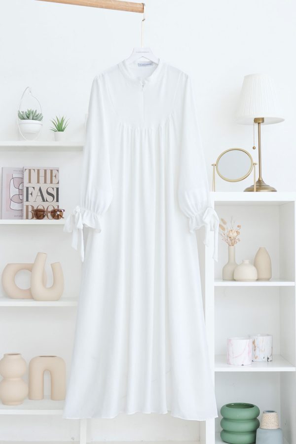 EILARIA.WHITE.D