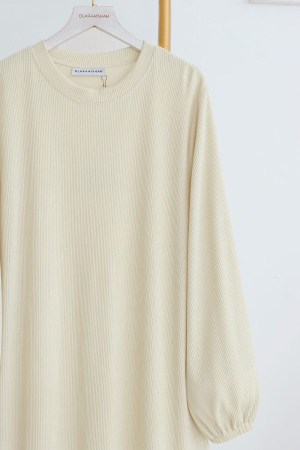 RAYLA.CREAM.1