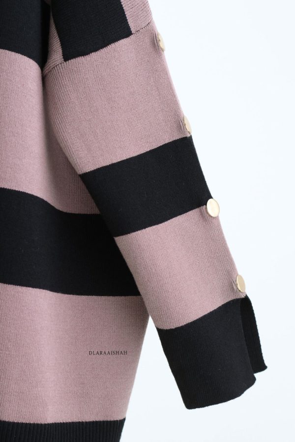 TRIXIE.BLACK.3