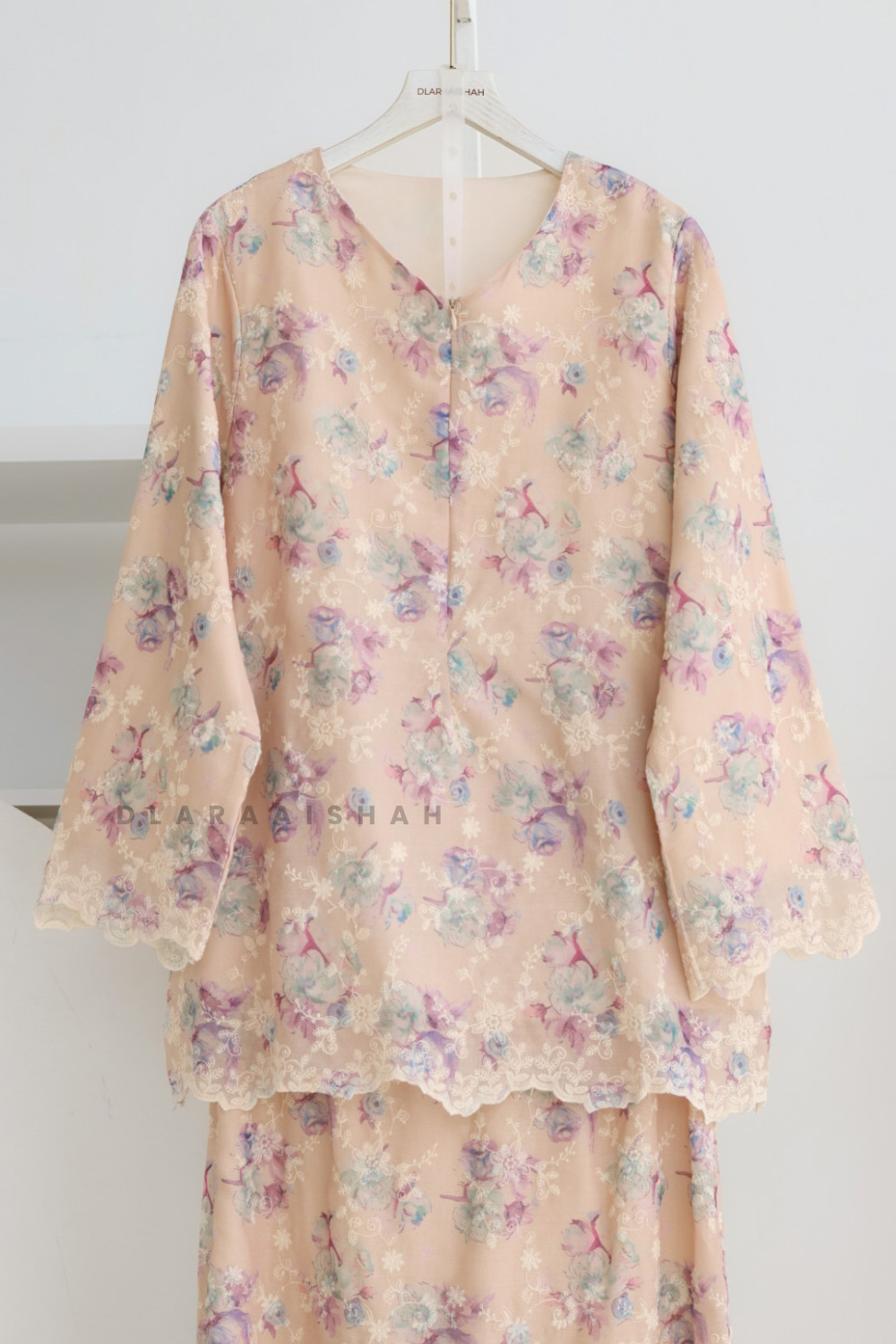 suri-nude-2 suri-nude-2