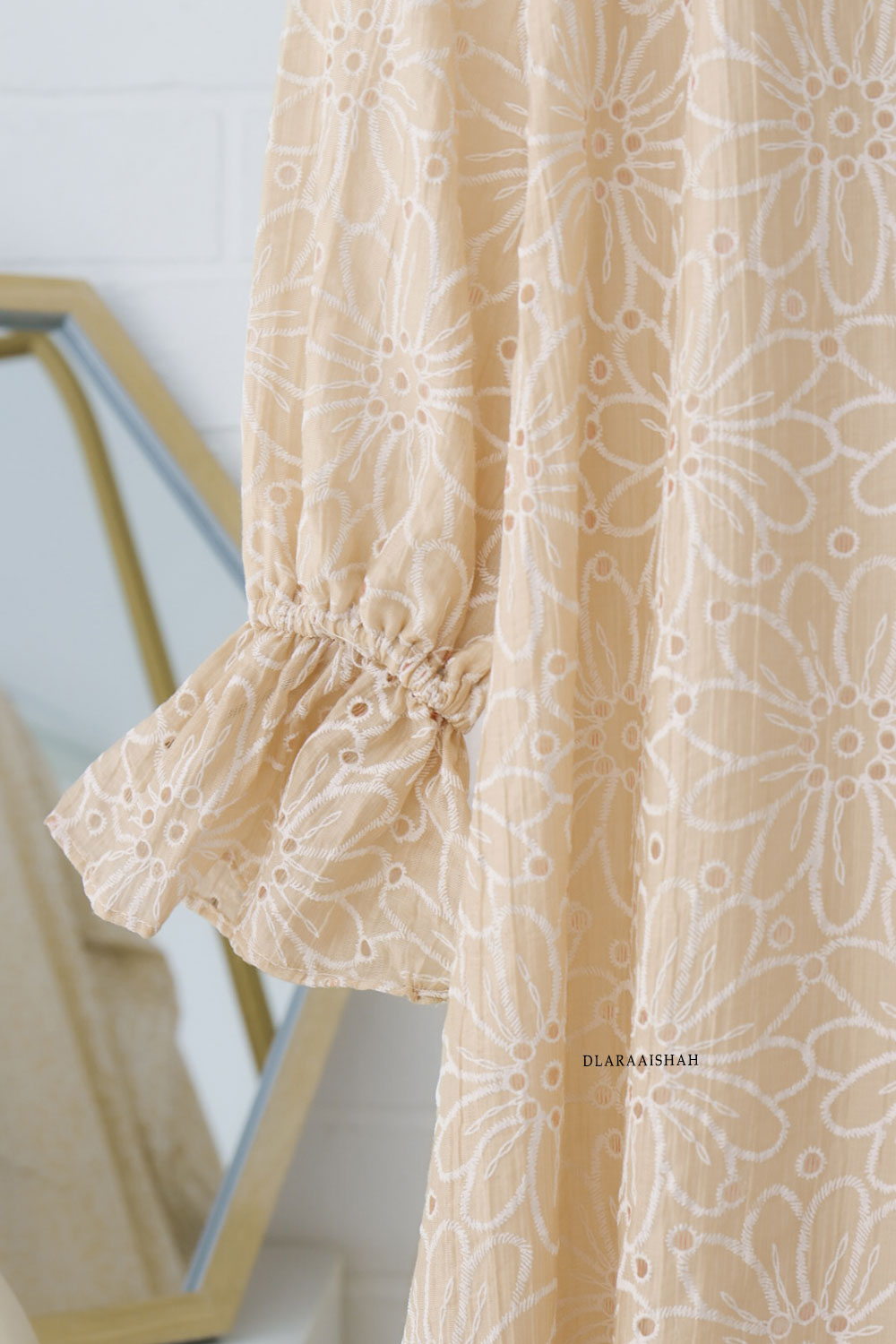 DAISYLB.SANDBEIGE.3 DAISYLB.SANDBEIGE.3