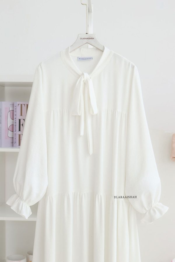 ARMEL.WHITE.1