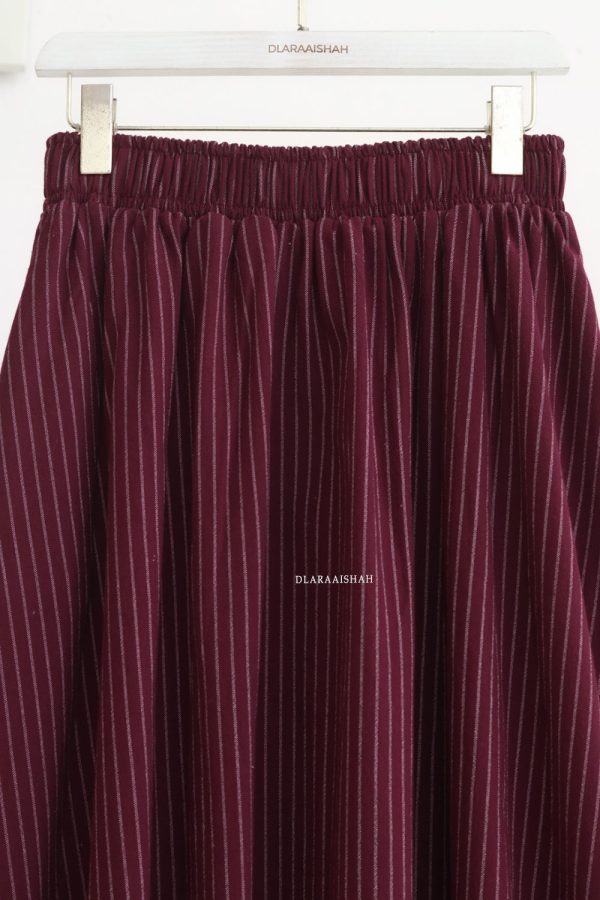 LIORASKIRT.MAROON.1