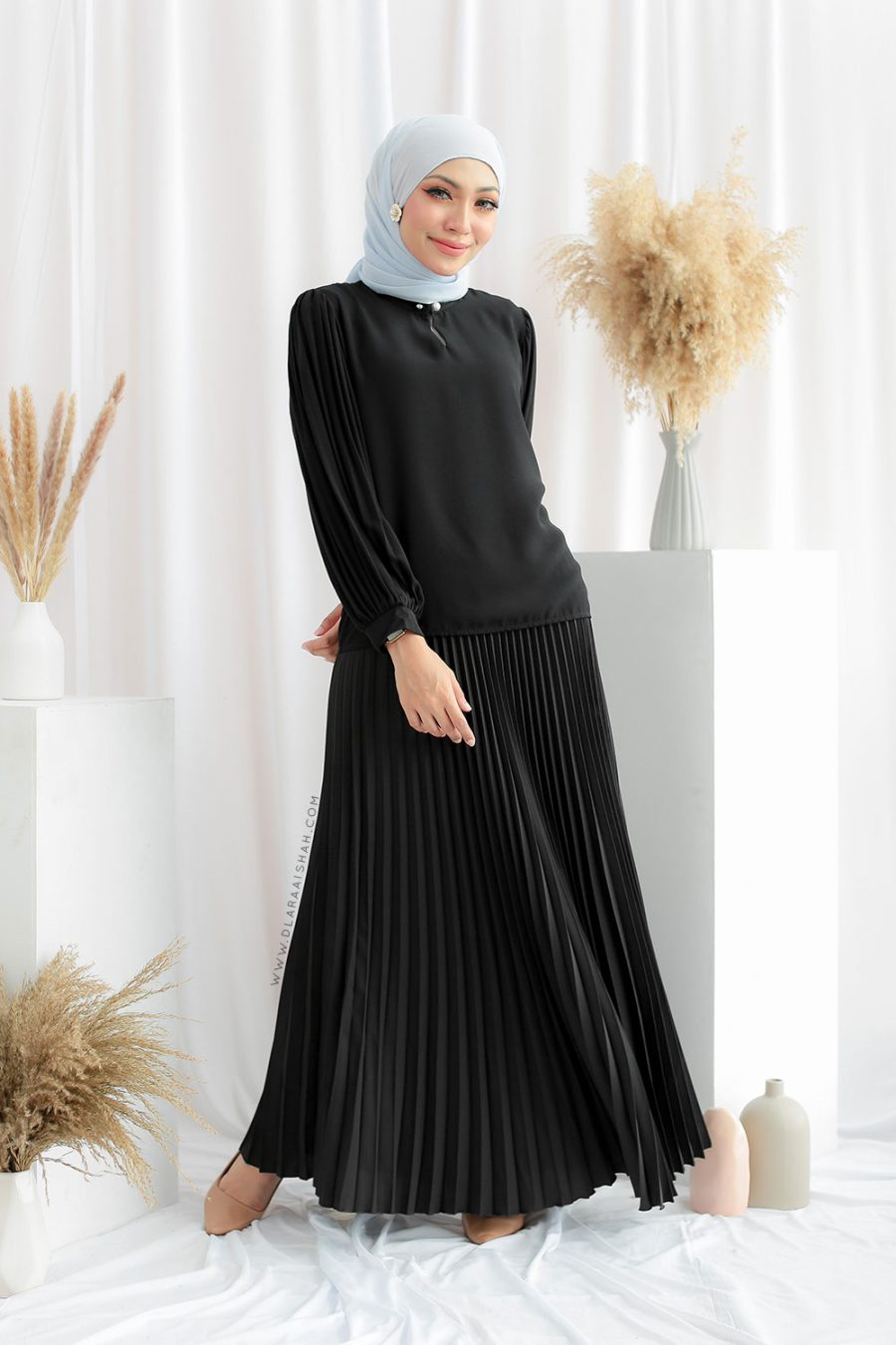 PLEATED SKIRT - BLACK