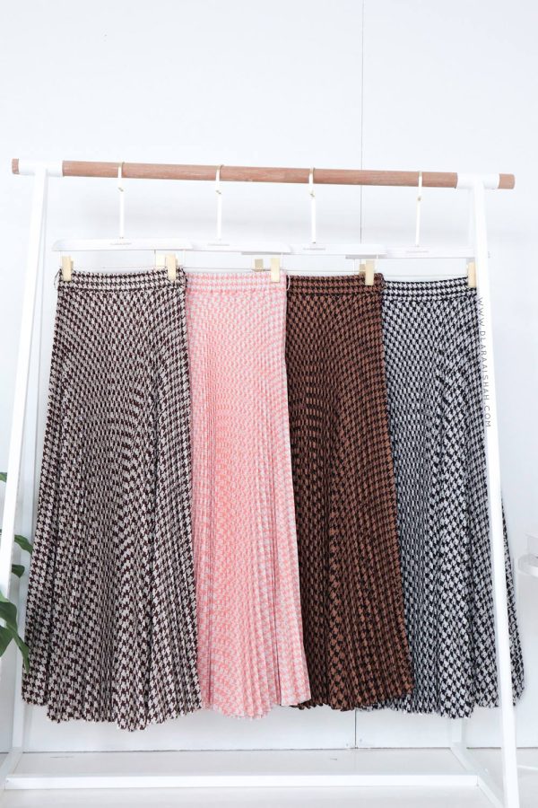 CHECKED PLEATED SKIRT - BLACK/WHITE