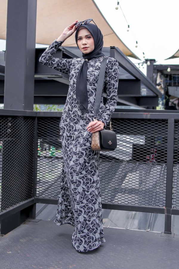 ISABELL KURUNG - IS04