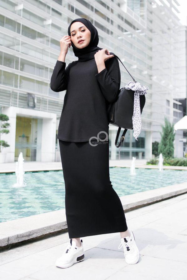 PENCIL SKIRT - BLACK